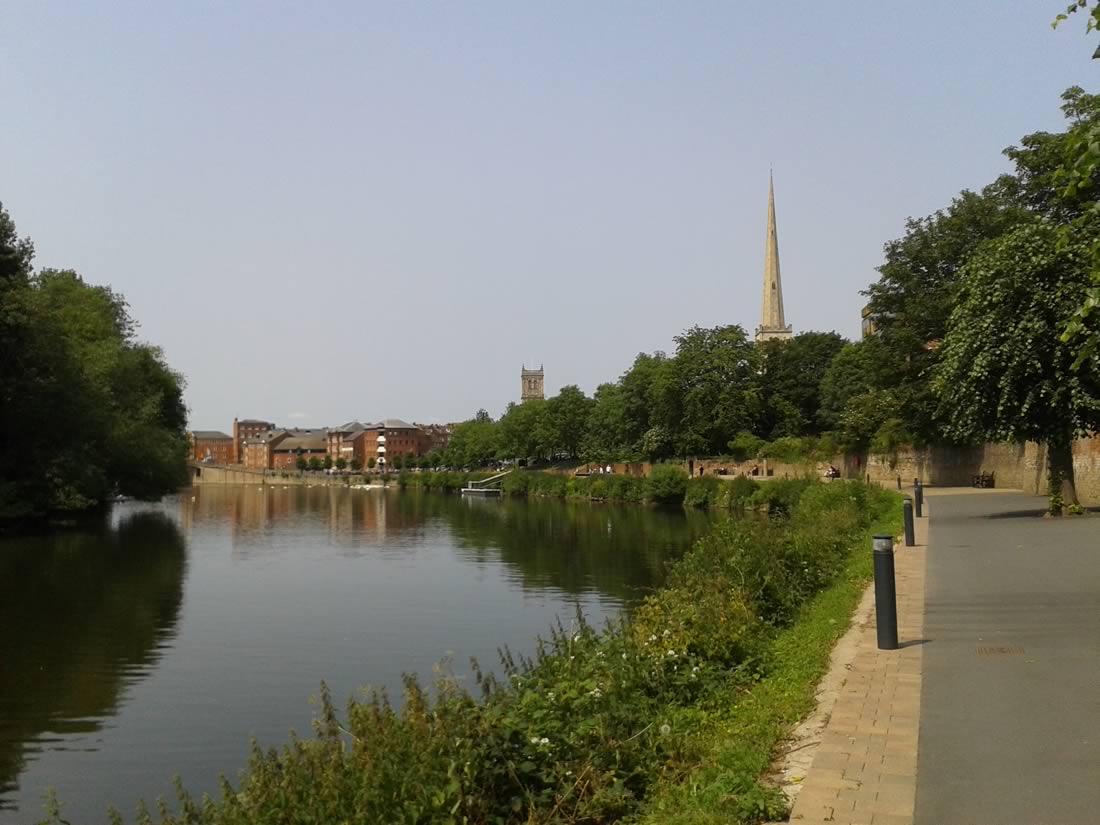 Riverside on the River Severn Riverside on the River Severn